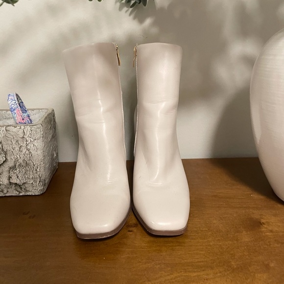 White booties - Picture 2 of 2